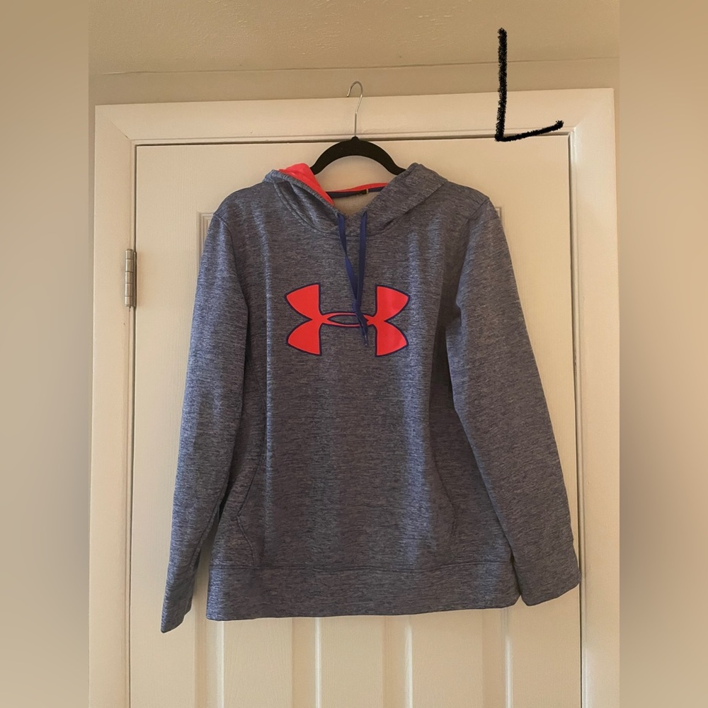 Women’s Under Armor Hoodie Large